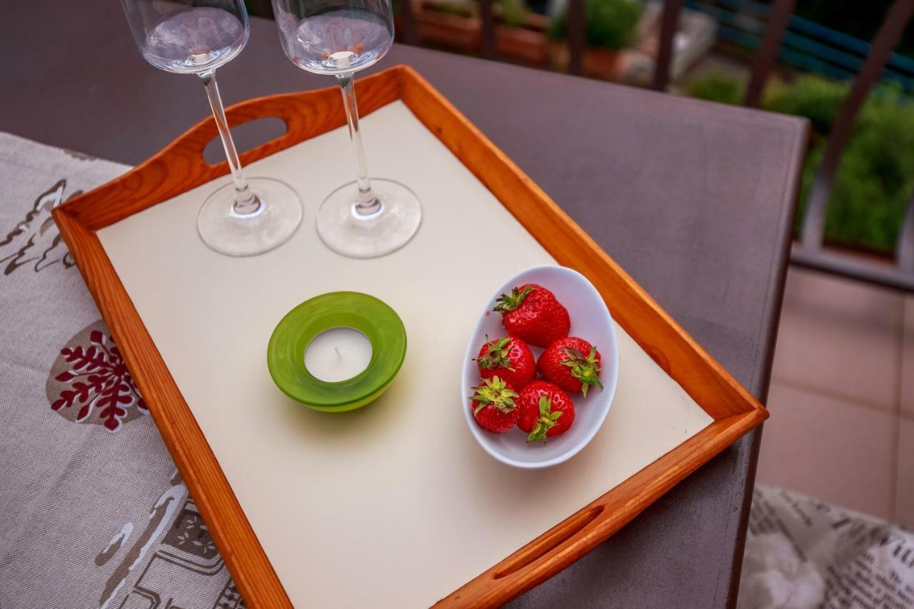 Korina Apartment กอสเตรนา ภายนอก รูปภาพ